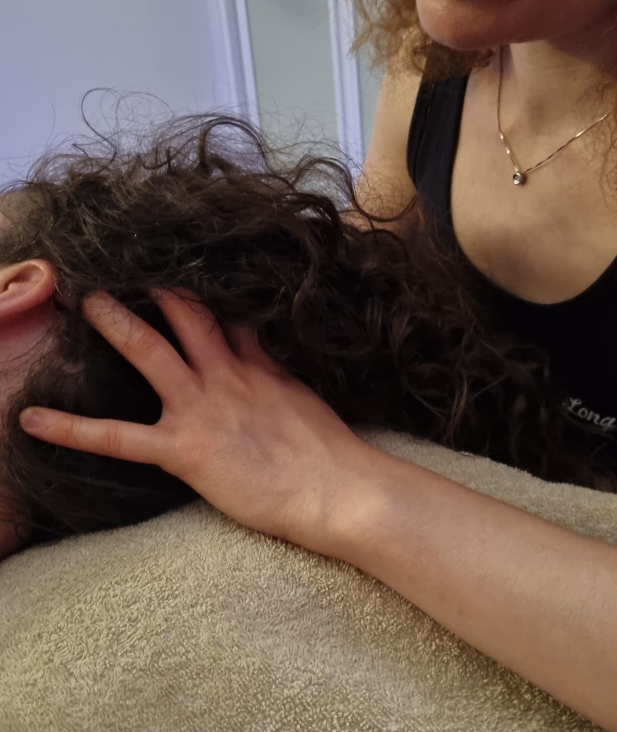 Massaggio antistress viso collo cuoio capelluto